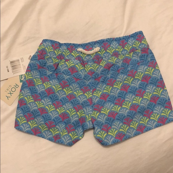 NWT - Roxy Girl shorts with pockets. Size 12-18mo - Picture 2 of 2